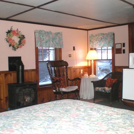 Old Red Inn & Cottages Норд Конуей Екстериор снимка