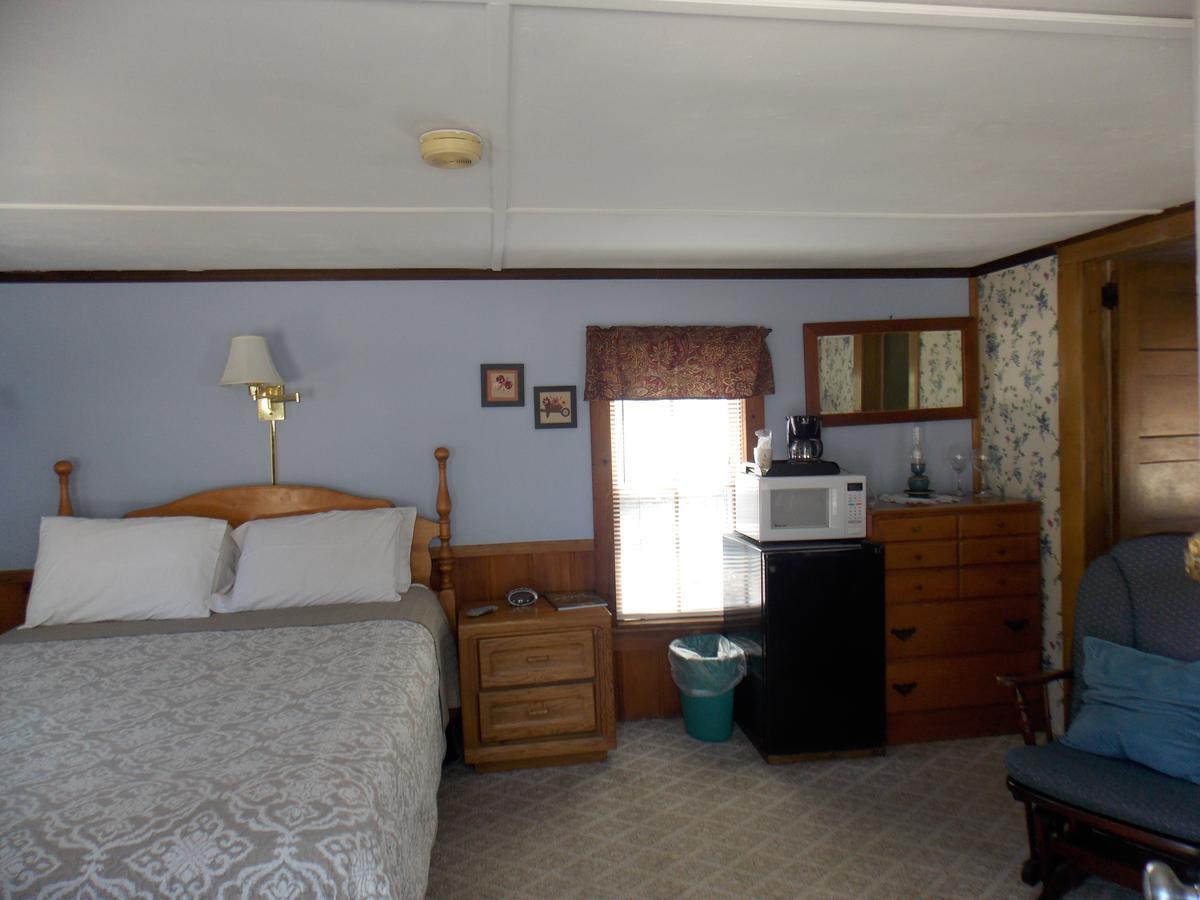 Old Red Inn & Cottages Норд Конуей Екстериор снимка